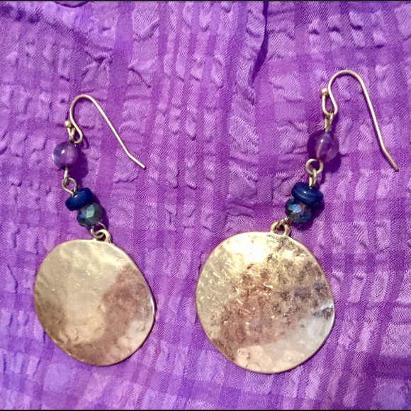 🌹2/$21 Brushed Gold Hammered Disc Bead Earrings - Picture 4 of 8